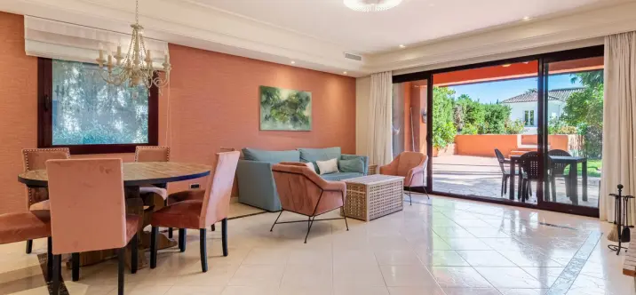 Long-term rent of semi-detached house in The Golden Mile 1