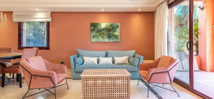 Long-term rent of semi-detached house in The Golden Mile 2