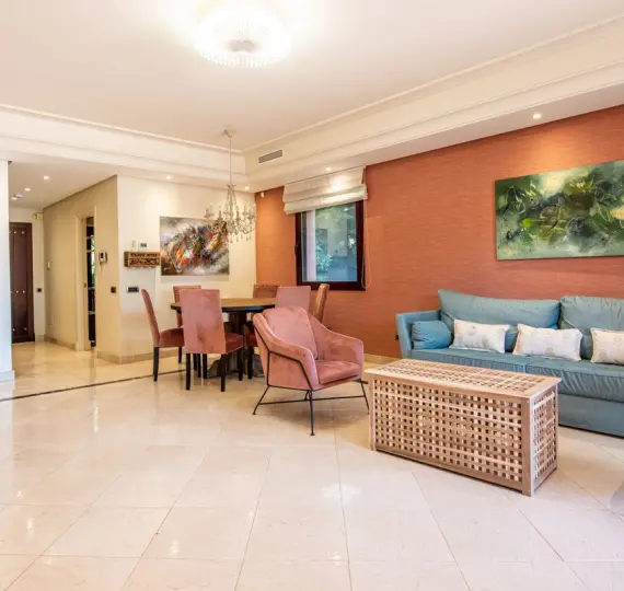 Long-term rent of semi-detached house in The Golden Mile