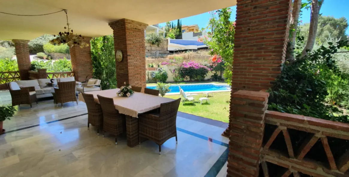 Long-term rent of detached villa in El Rosario 2