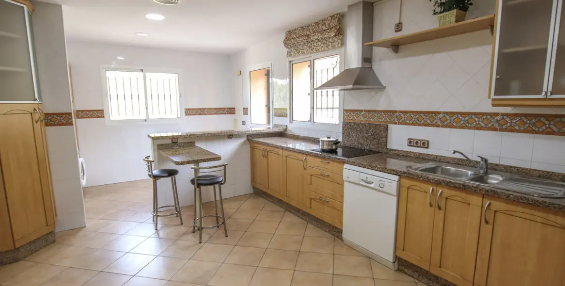Long-term rent of detached villa in El Rosario 4