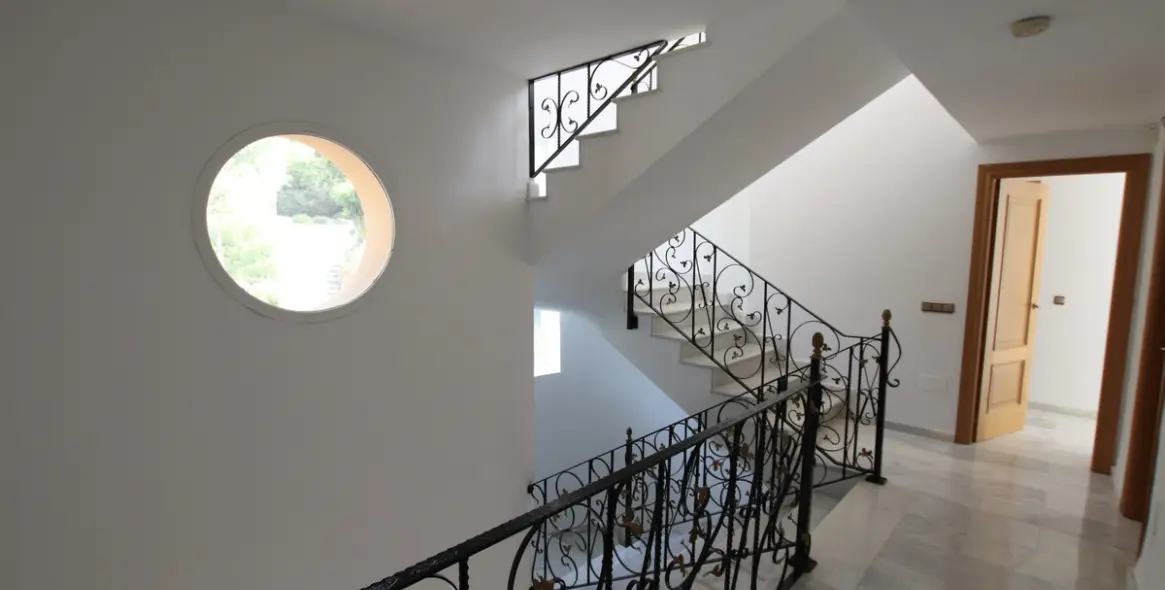 Long-term rent of detached villa in El Rosario 12