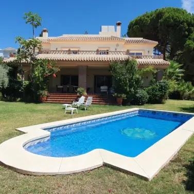 Долгосрочная аренда  отдельно стоящей виллы в El Rosario