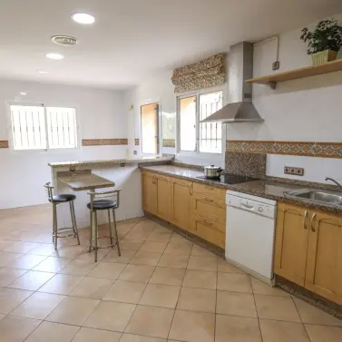 Долгосрочная аренда  отдельно стоящей виллы в El Rosario