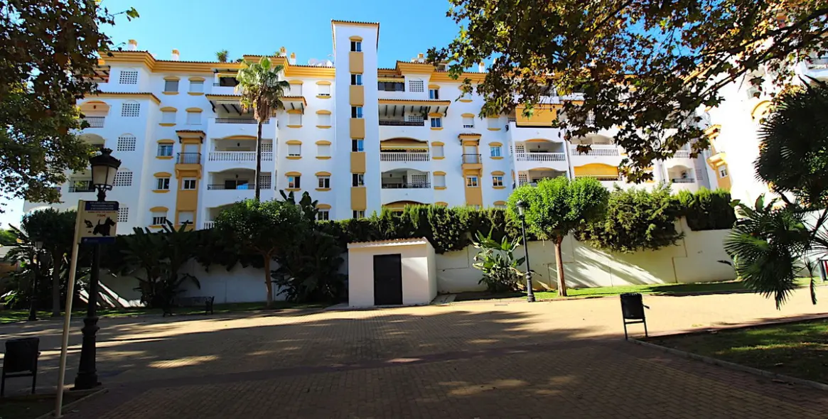 Продажа двухуровневого пентхауса в San Pedro de Alcántara 1