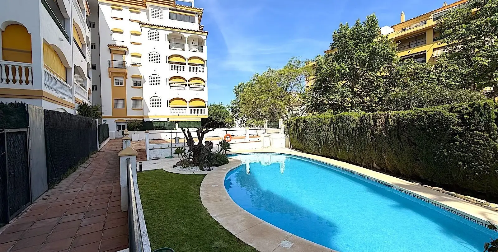 Sale of penthouse duplex in San Pedro de Alcántara 27