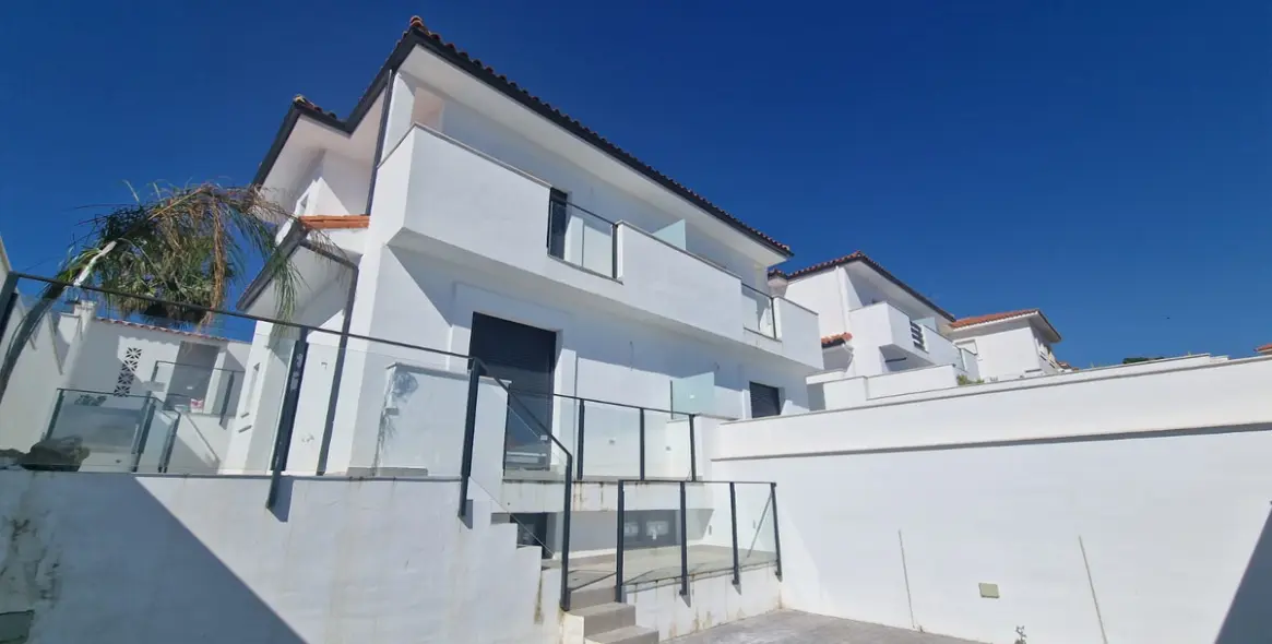 Sale of semi-detached house in Manilva 1