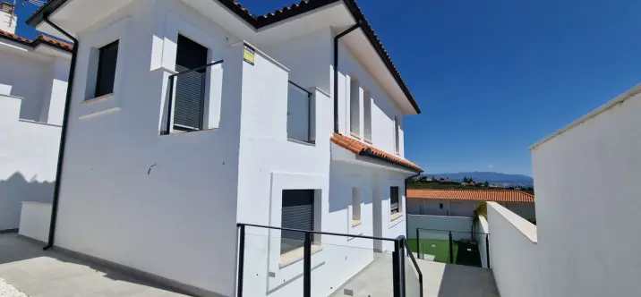 Продажа дома на две семьи в Manilva 1