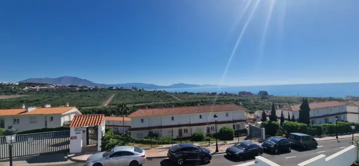 Продажа дома на две семьи в Manilva 2