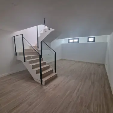 Продажа дома на две семьи в Manilva