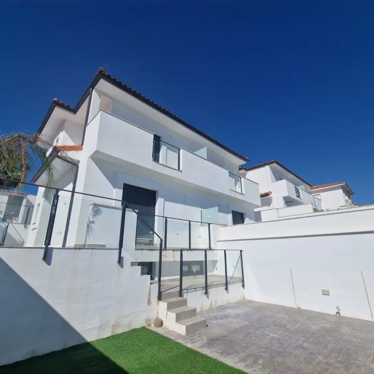 Sale of semi-detached house in Manilva