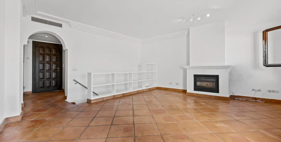 Sale of townhouse in Casares 3