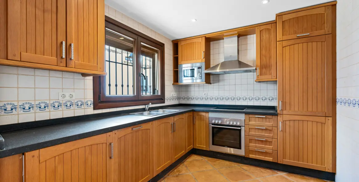 Sale of townhouse in Casares 4