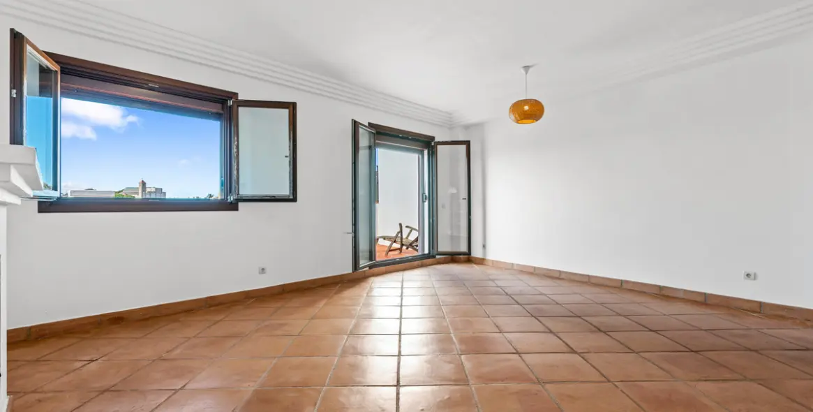 Sale of townhouse in Casares 17