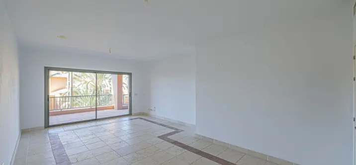 Sale of middle floor apartment in Atalaya 1