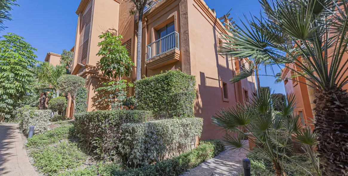 Sale of middle floor apartment in Atalaya 3