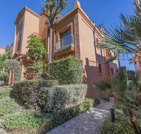 Sale of middle floor apartment in Atalaya