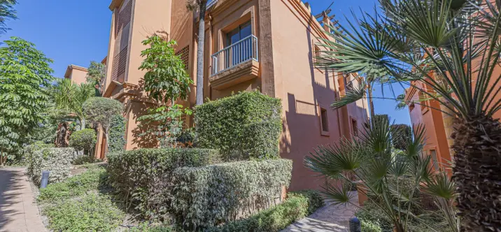 Sale of middle floor apartment in Atalaya 2