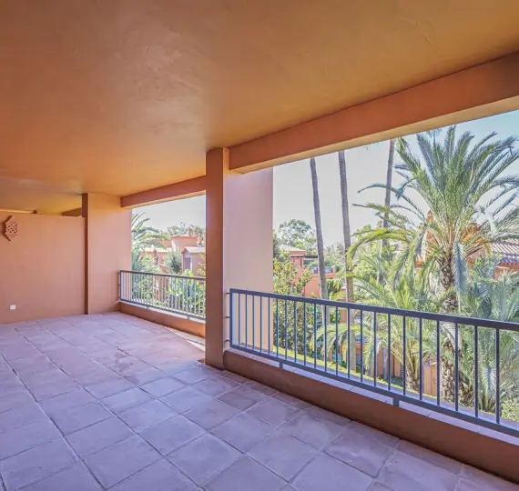 Sale of middle floor apartment in Atalaya