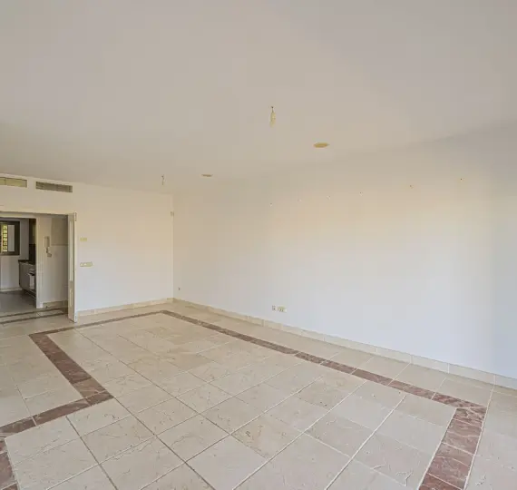 Sale of middle floor apartment in Atalaya