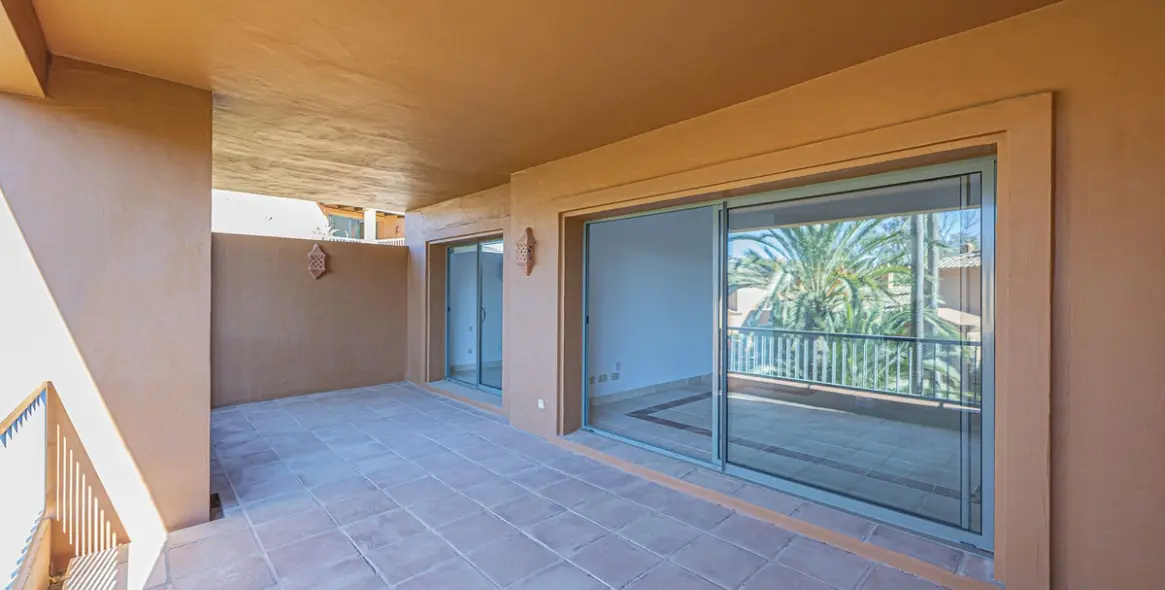 Sale of middle floor apartment in Atalaya 13