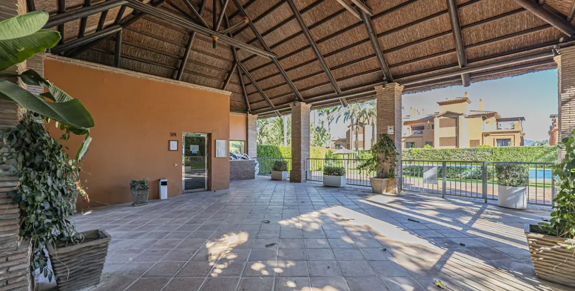 Sale of middle floor apartment in Atalaya 20