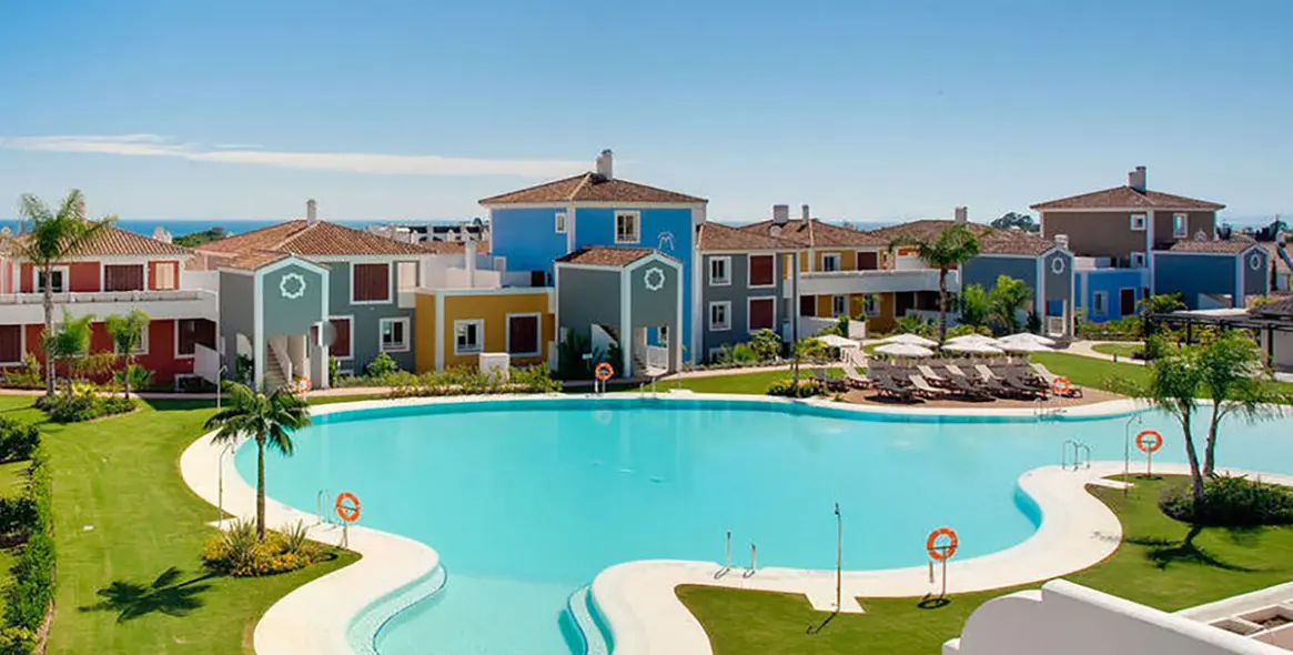 Sale of middle floor apartment in Estepona (district Estepona) 1