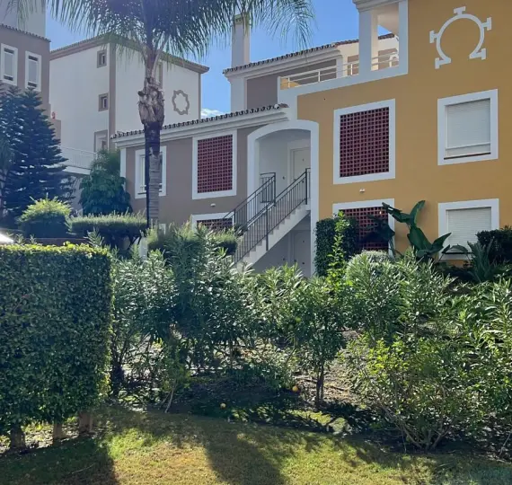 Middle floor apartment R5234161