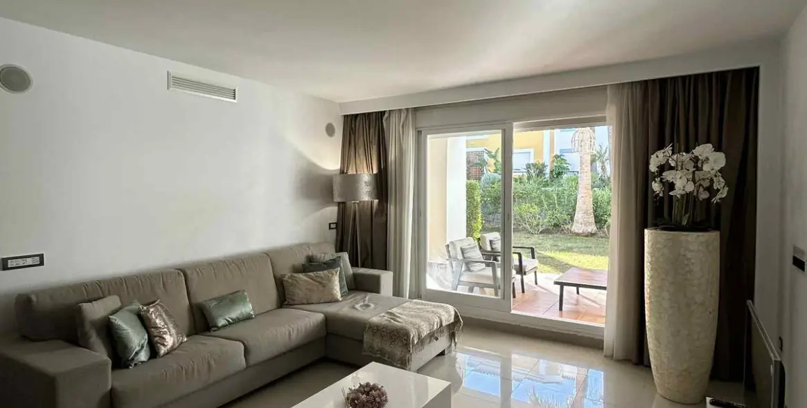 Sale of middle floor apartment in Estepona (district Estepona) 3