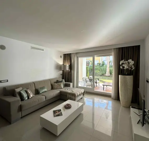 Middle floor apartment R5234161