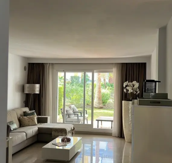 Middle floor apartment R5234161