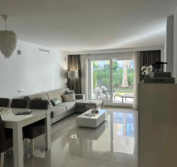 Middle floor apartment R5234161