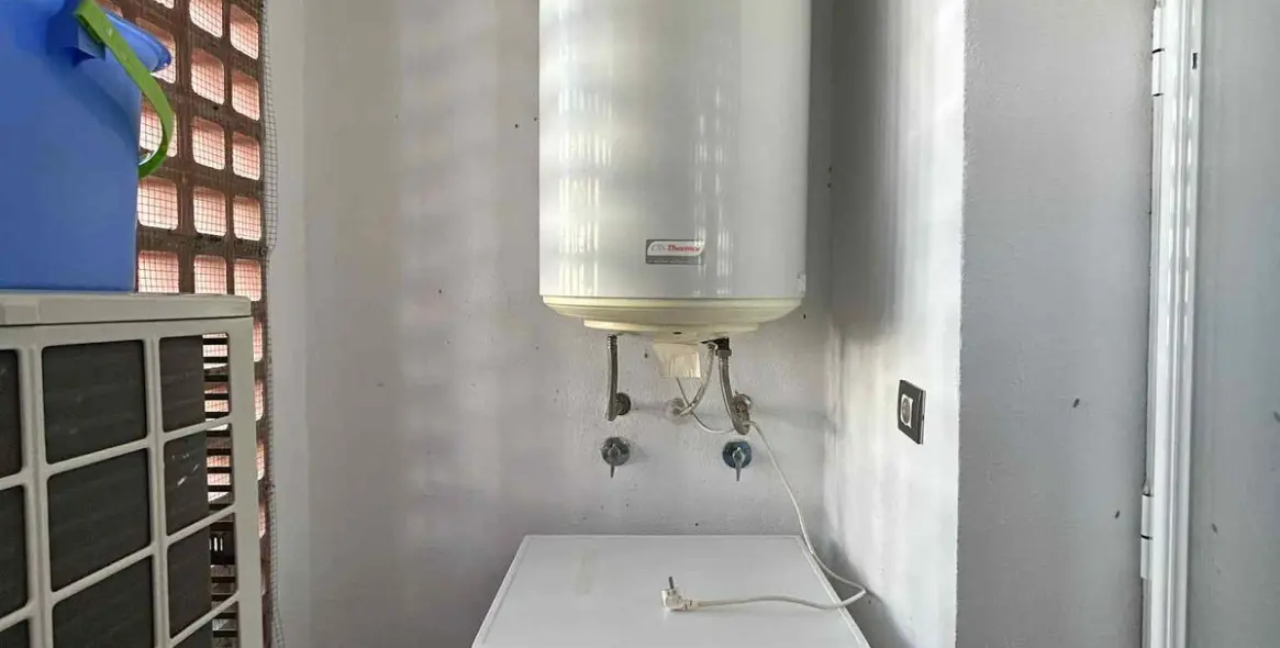 Продажа апартаментов на среднем этаже в Estepona 11