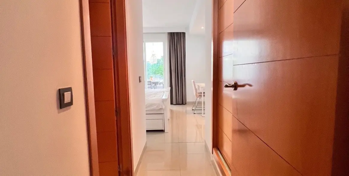 Продажа апартаментов на среднем этаже в Estepona 12