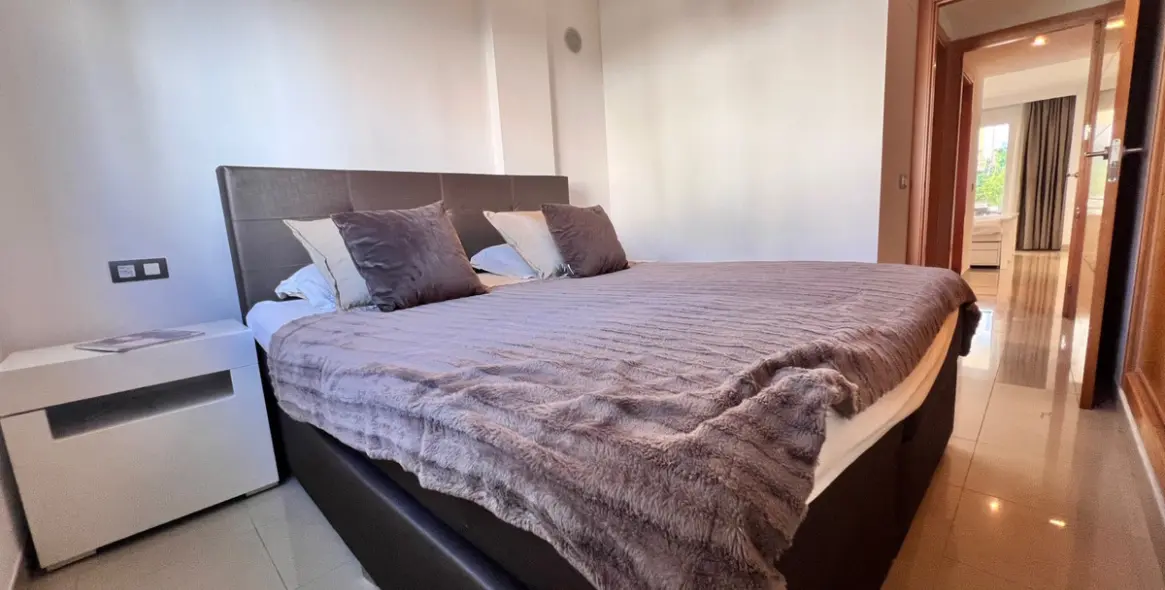 Продажа апартаментов на среднем этаже в Estepona 13