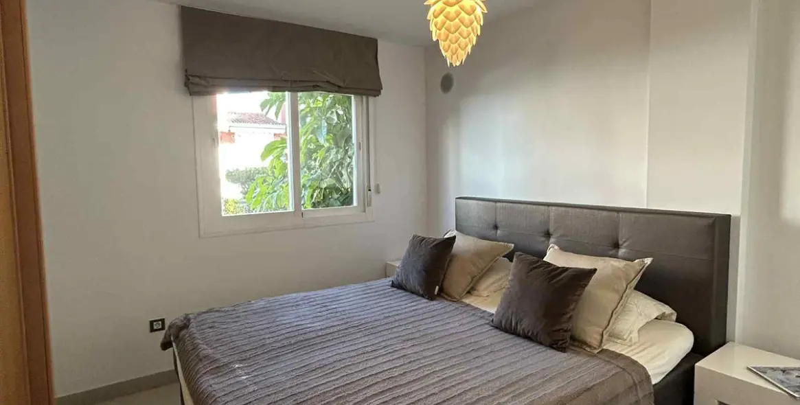 Продажа апартаментов на среднем этаже в Estepona 14