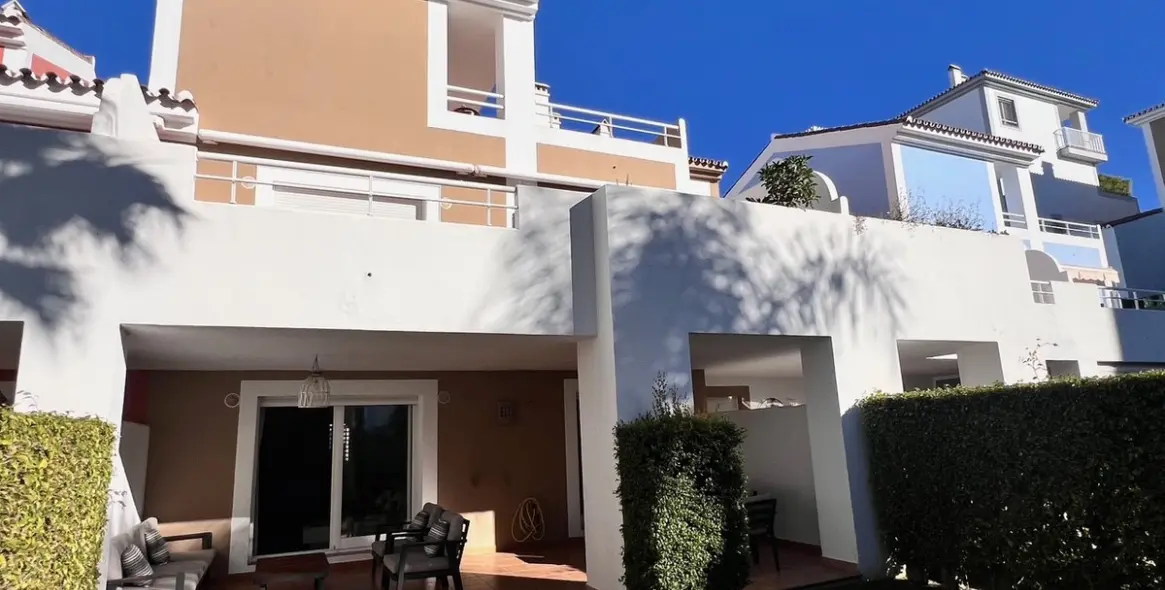 Продажа апартаментов на первом этаже в Estepona 27