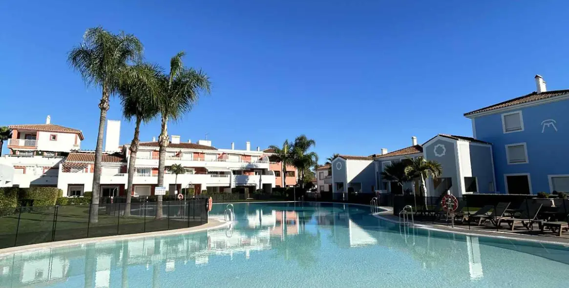 Продажа апартаментов на первом этаже в Estepona 32