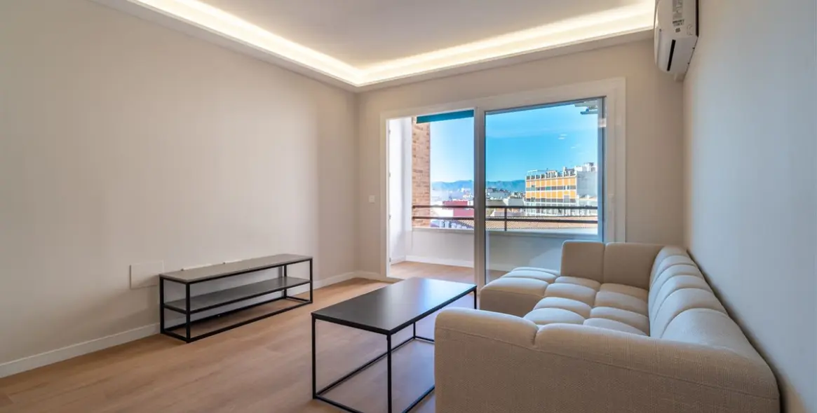 Sale of middle floor apartment in La Victoria 2