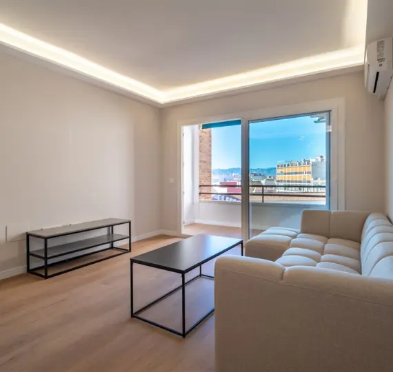 Sale of middle floor apartment in La Victoria