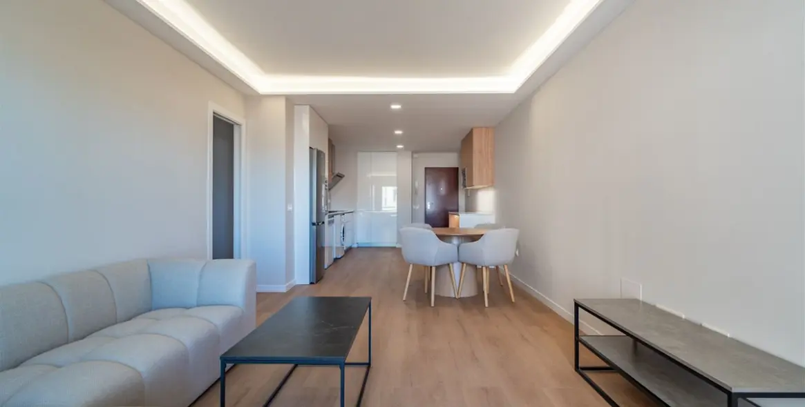 Sale of middle floor apartment in La Victoria 4