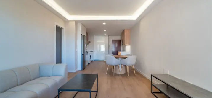 Sale of middle floor apartment in La Victoria 3