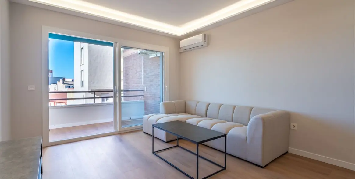 Sale of middle floor apartment in La Victoria 5