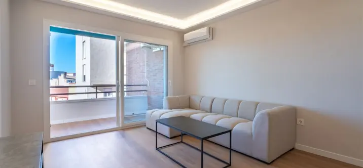 Sale of middle floor apartment in La Victoria 4