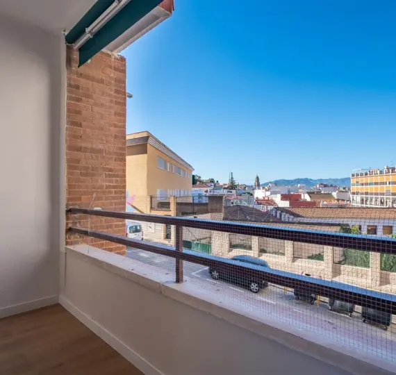 Sale of middle floor apartment in La Victoria