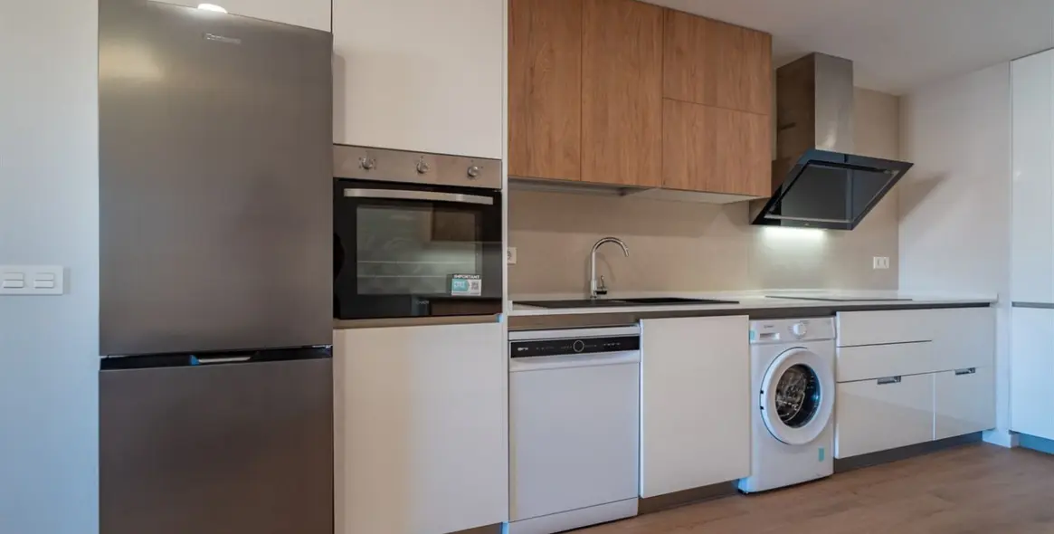 Sale of middle floor apartment in La Victoria 7