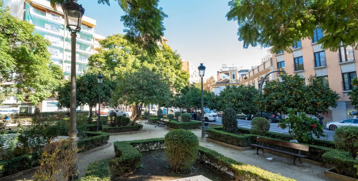 Sale of middle floor apartment in La Victoria 9