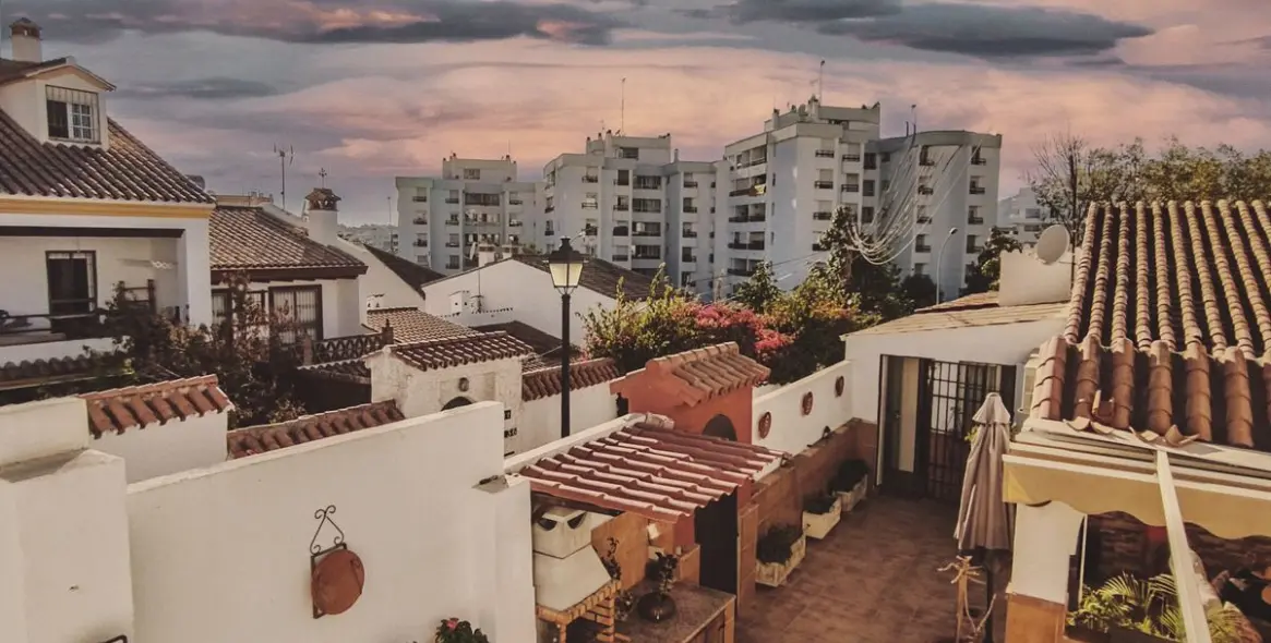 Продажа дома на две семьи в Nueva Andalucía (район Nueva Andalucía) 1