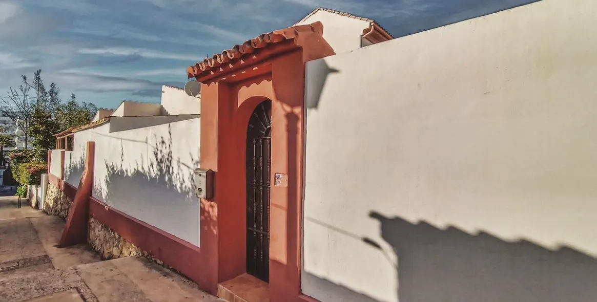 Продажа дома на две семьи в Nueva Andalucía (район Nueva Andalucía) 2