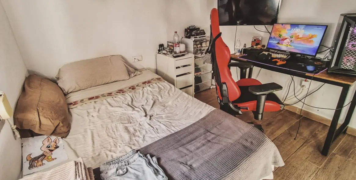 Sale of semi-detached house in La Campana 50